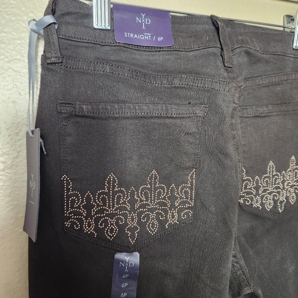 NYDJ Petite Straight Fit Brown Fleur De Lis Embellished Pocket Jeans-Size 6P NWT - Picture 7 of 12